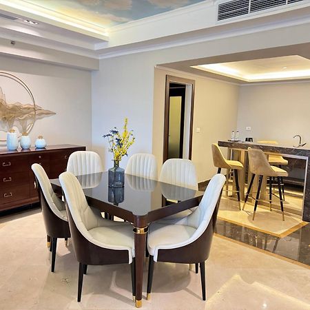 Fleet Club Mahrousa 亚历山大港 外观 照片 A dining room in a luxury apartment